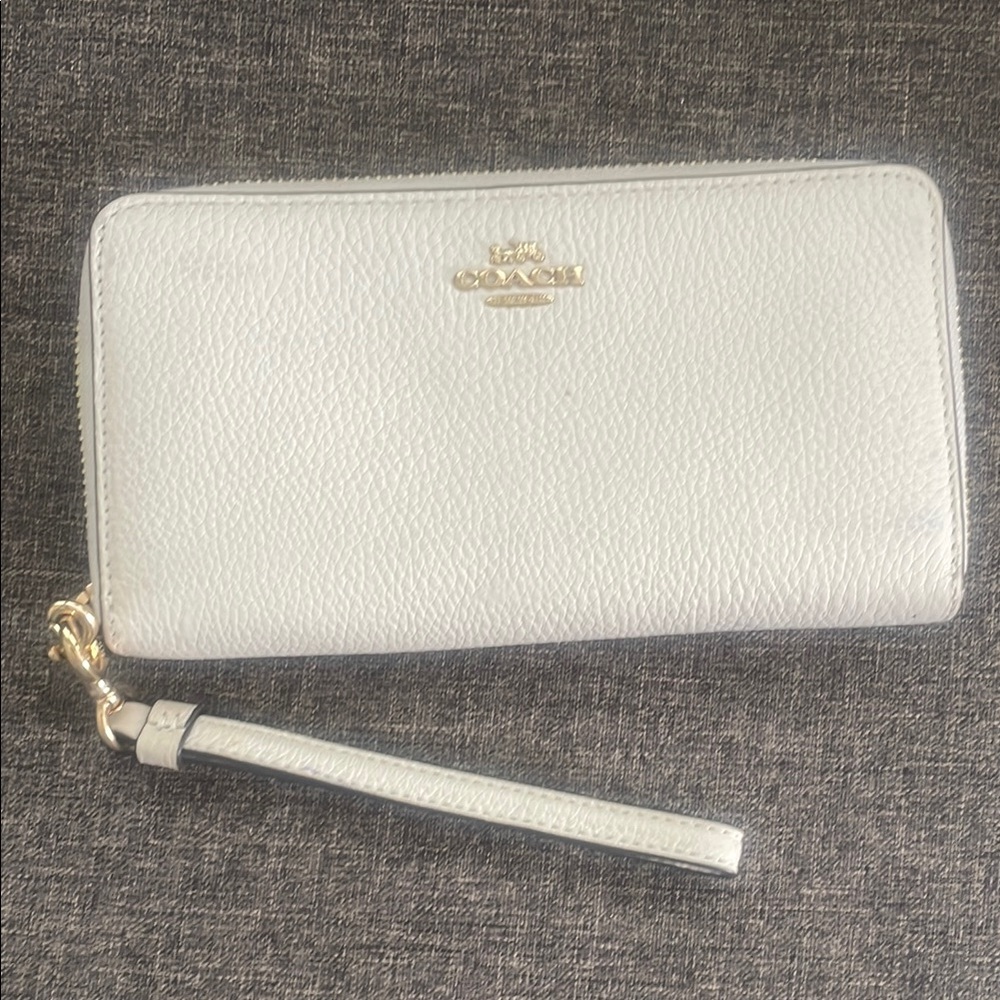Coach Leather zip Round Clutch with Gold Accents